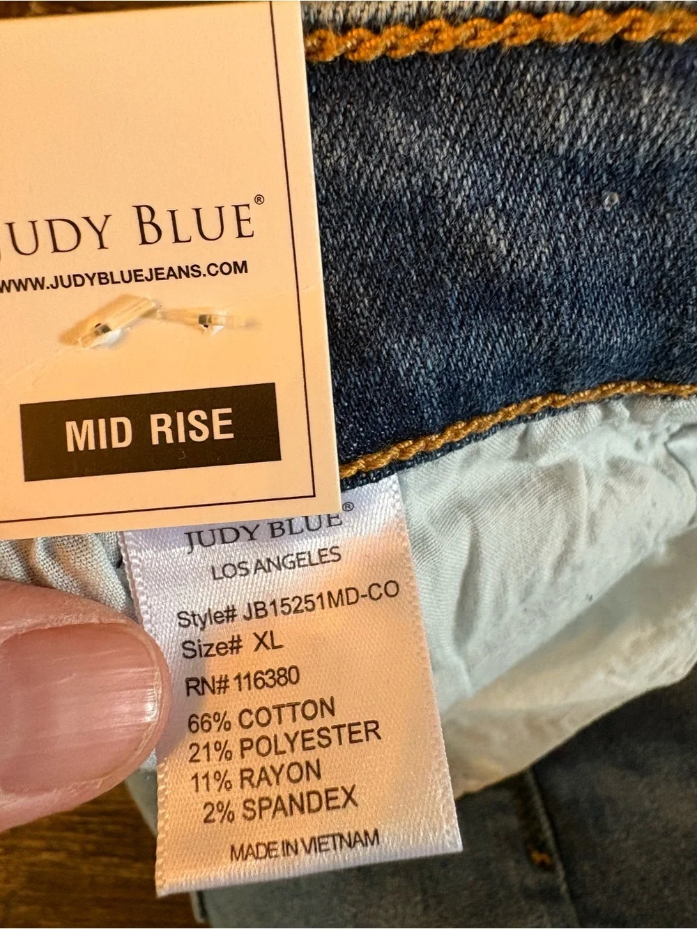 Judy Blue Denim Shorts Womens XL Blue New Mid Rise Raw Hem Cut Off